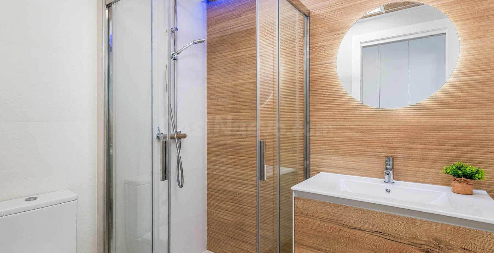 Bungalow de planta baja en Torrevieja con piscina comunitari - foto 4