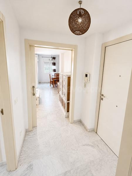 CON BUENA TERRAZA, FABULOSA VIVIENDA DE 3 DORMITORIOS EN ZON - foto 2