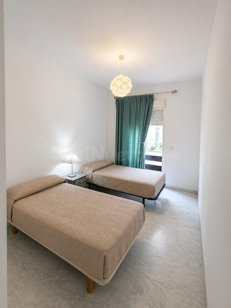 CON BUENA TERRAZA, FABULOSA VIVIENDA DE 3 DORMITORIOS EN ZON - foto 5