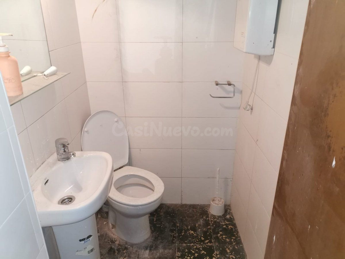 LOCAL COMERCIAL EN ALQUILER - foto 2
