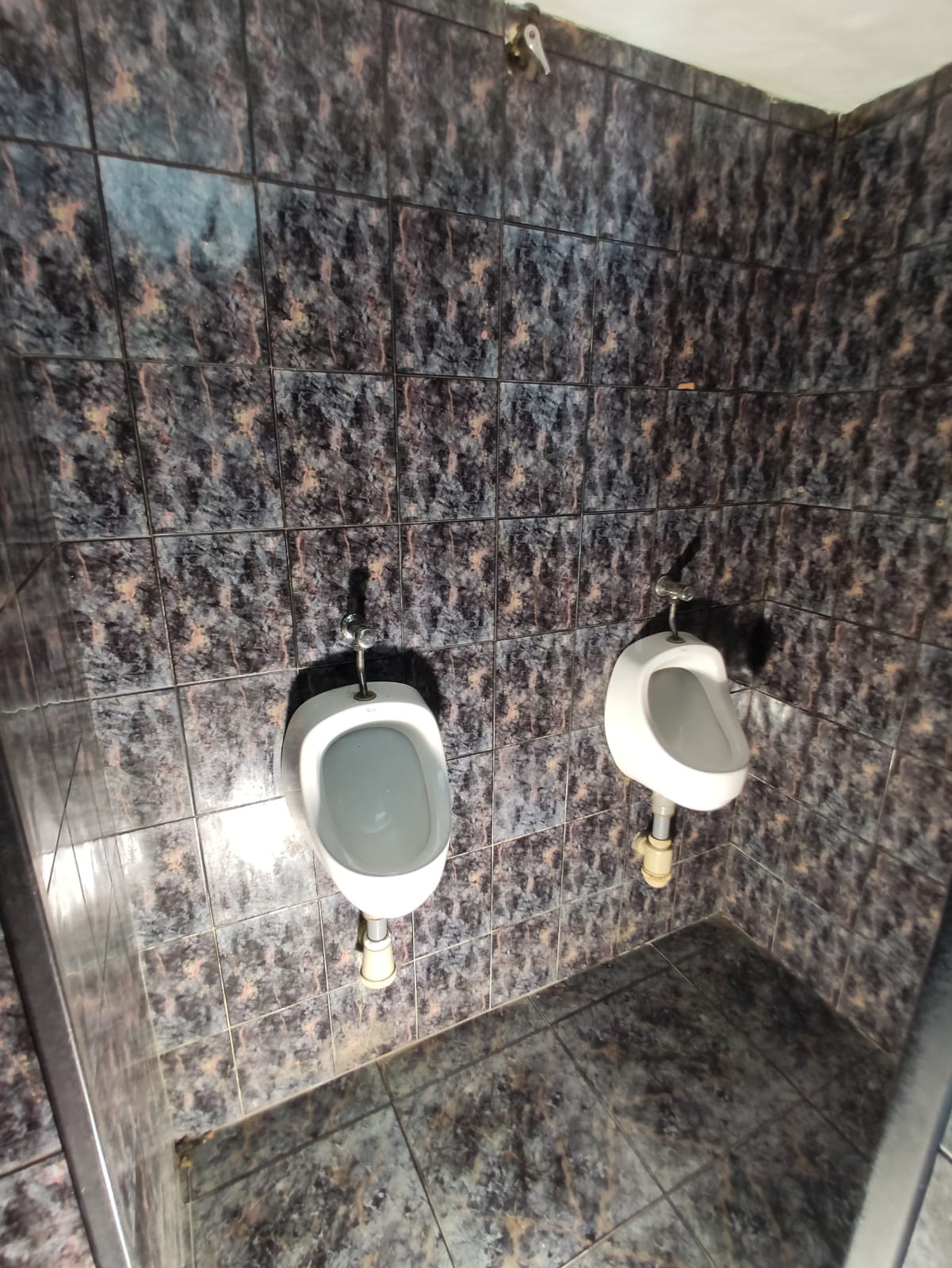Venta de local de 130 m2 en la malagueta - foto 2