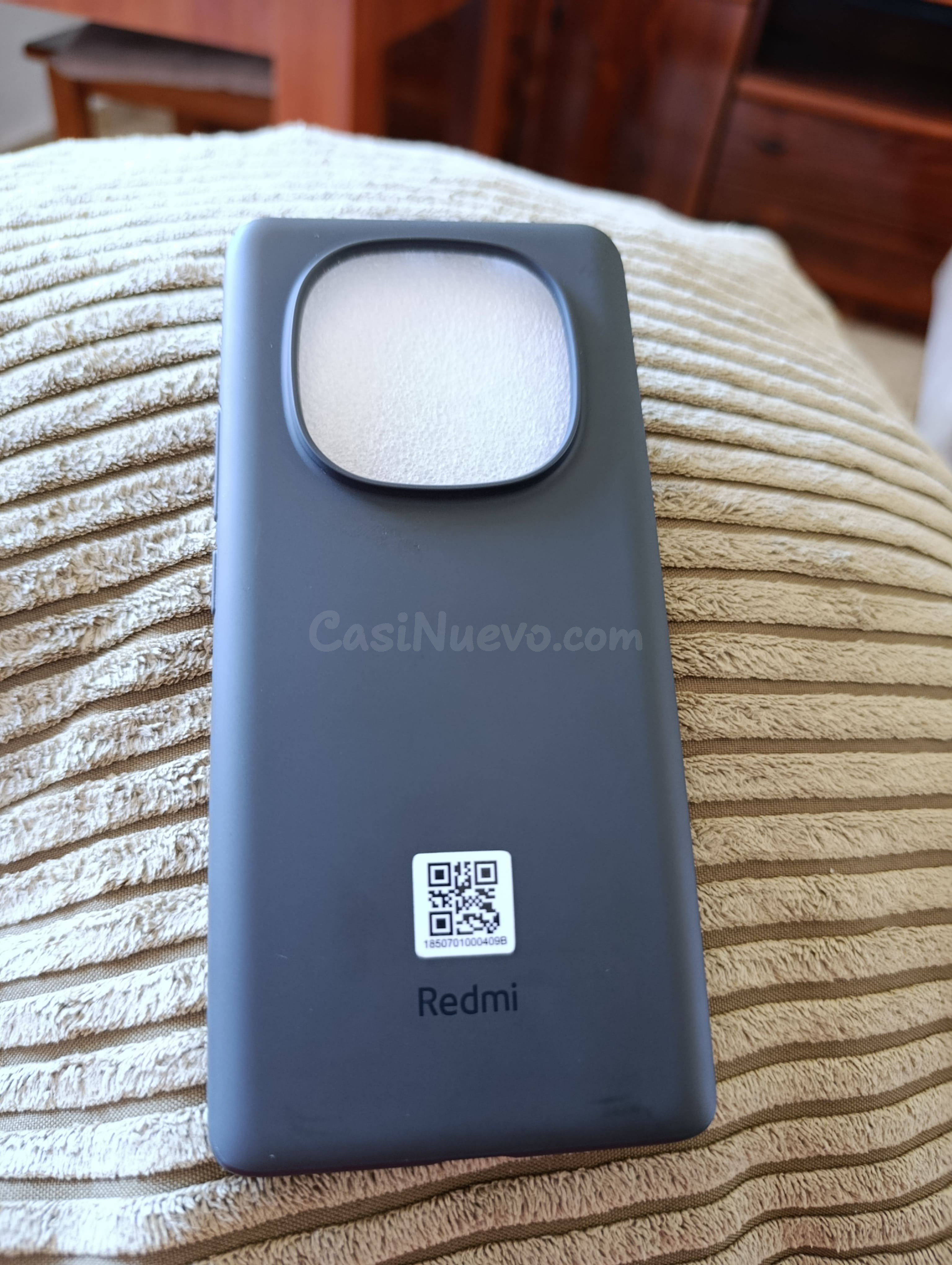 Vendo funda negra original para Xiaomi Redmi Note 14 Pro a estrenar.