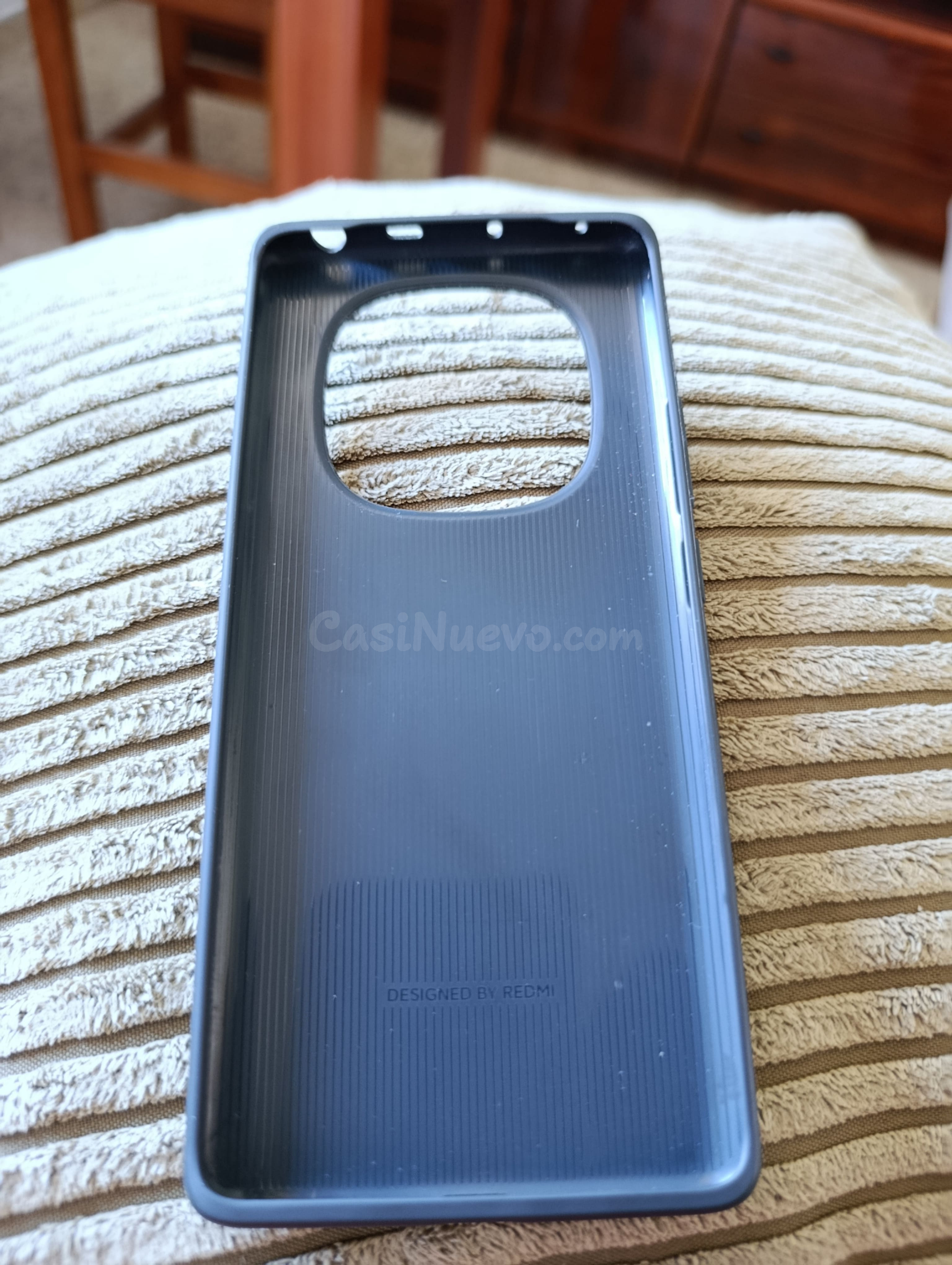 Vendo funda negra original para Xiaomi Redmi Note 14 Pro a e - foto 3