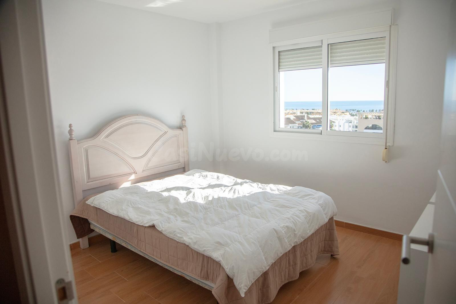 **Piso Reformado con Vistas al Mar en el Bulevar de San Pedro Alcántara.