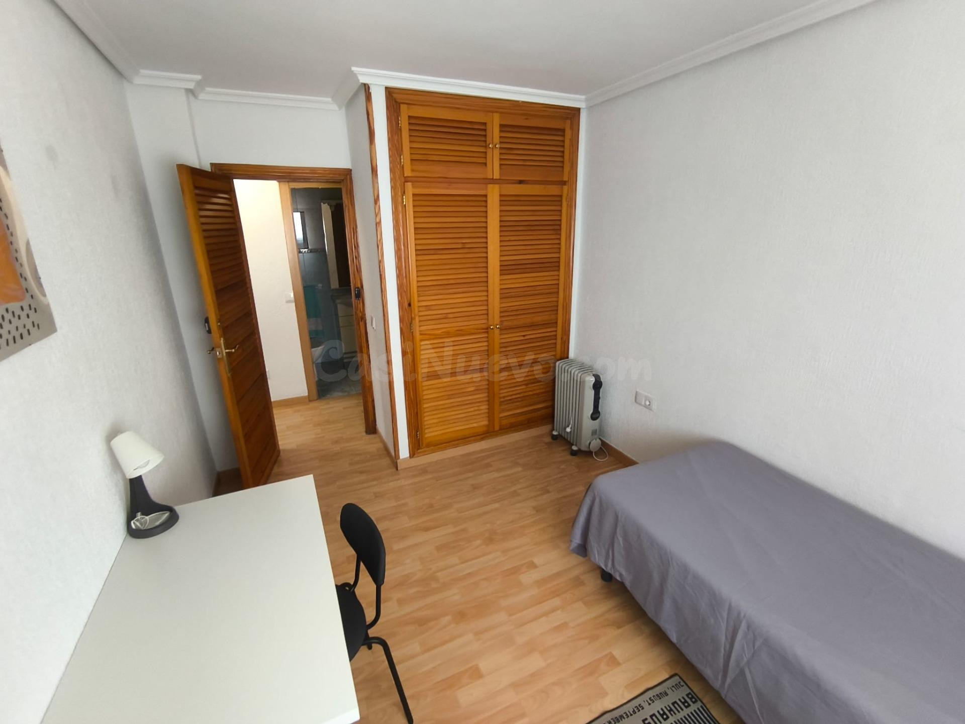 Piso en alquiler para estudiantes en Huelva capital - foto 5