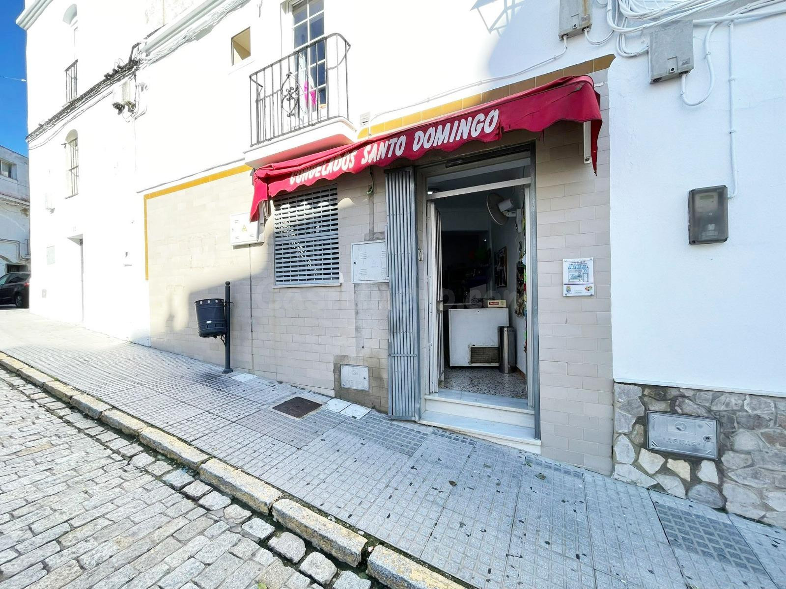 Local comercial con inquilino en Plaza Santo Domingo.