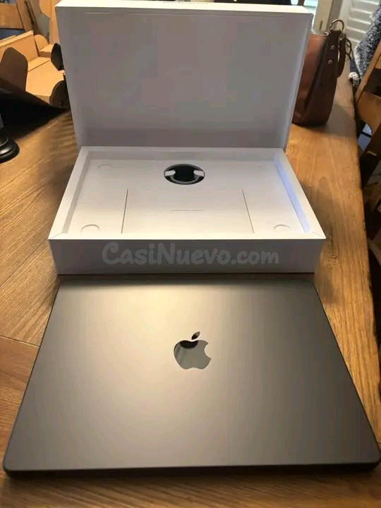 Apple 16" Macbook Pro (M4 Max, Space Black, NT)