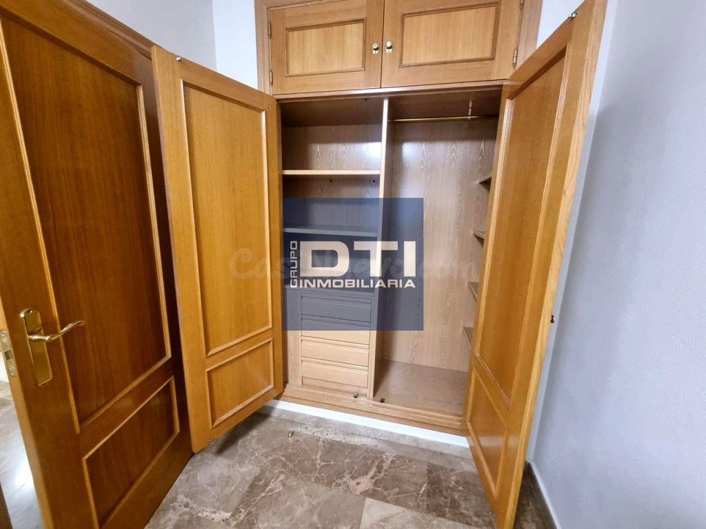 Vivienda de 2 habitaciones con garaje y trastero en el Barri - foto 3