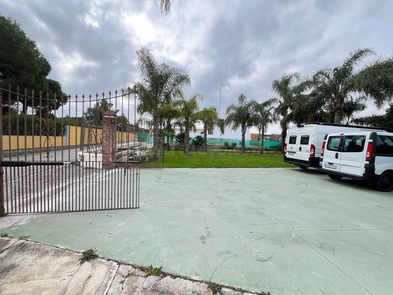 SE VENDE PARCELA DE 3600M2 CON VARIAS construcciones LEGALIZ - foto 5
