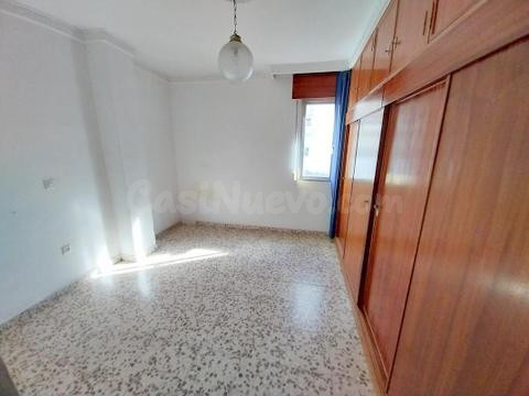 PISO DE TRES DORMITORIOS EN VENTA EN ESTEPONA - foto 2
