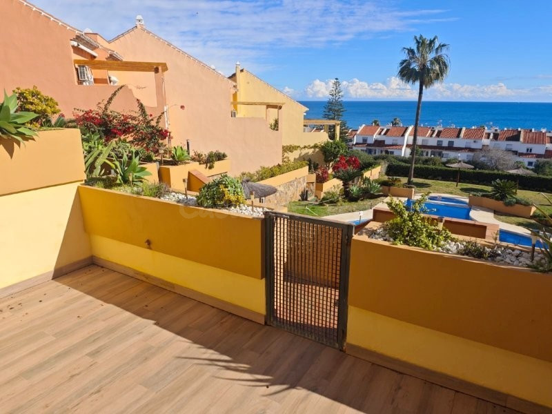 ESPECTACULAR PISO CON VISTAS AL MAR EN SABINILLAS – ALQUILER