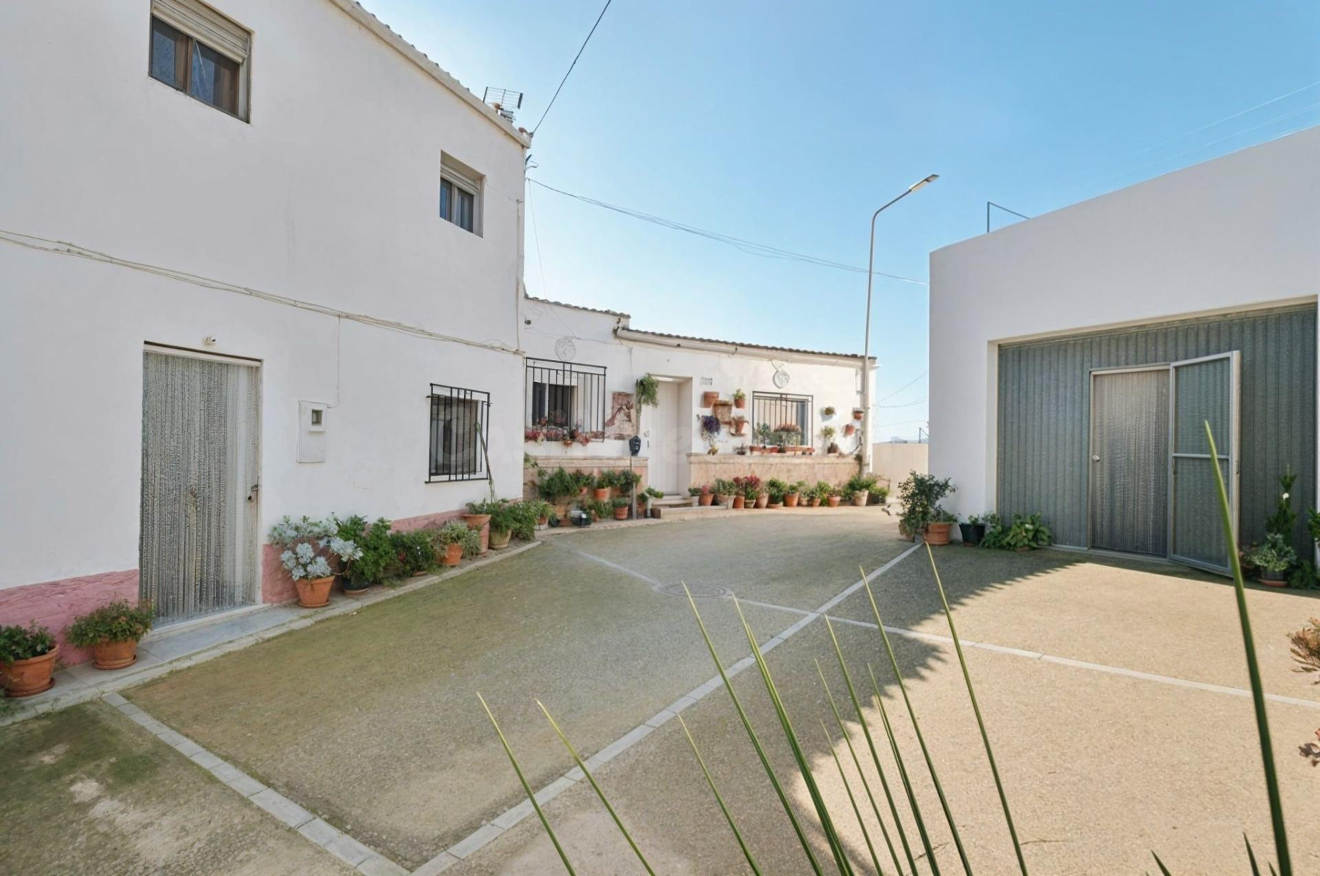 CASA DE PUEBLO CON ALMACEN EN GACIA ALTO - SORBAS