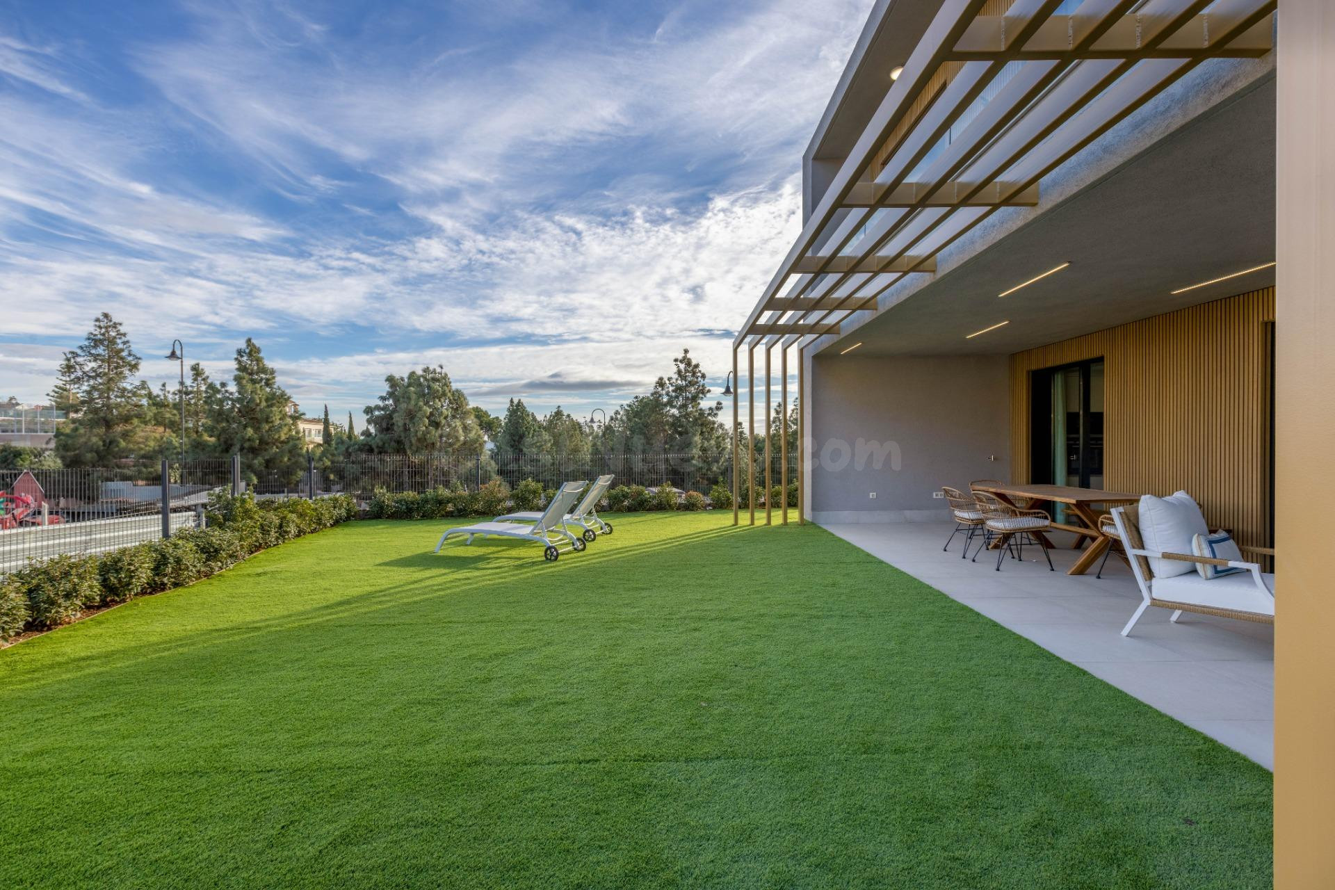 Chalet pareado con jardín en Golf Chaparral – Mijas Costa