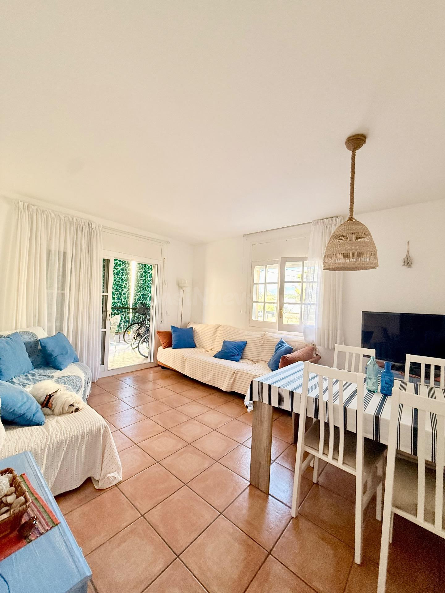 ¡Tu refugio junto al mar en Cunit! ✨
