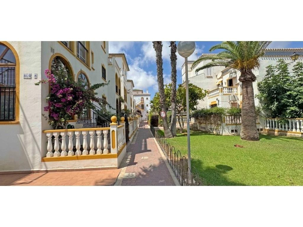 Dúplex de 3 dormitorios cerca del mar – Molino Blanco, Torrevieja