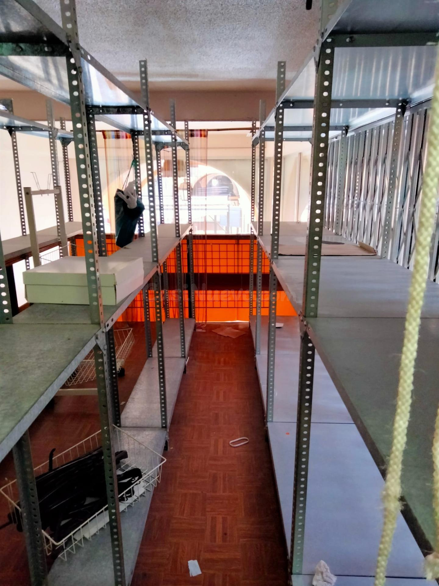 Urge!! Vende Amplio Local Comercial centro de Benidorm.