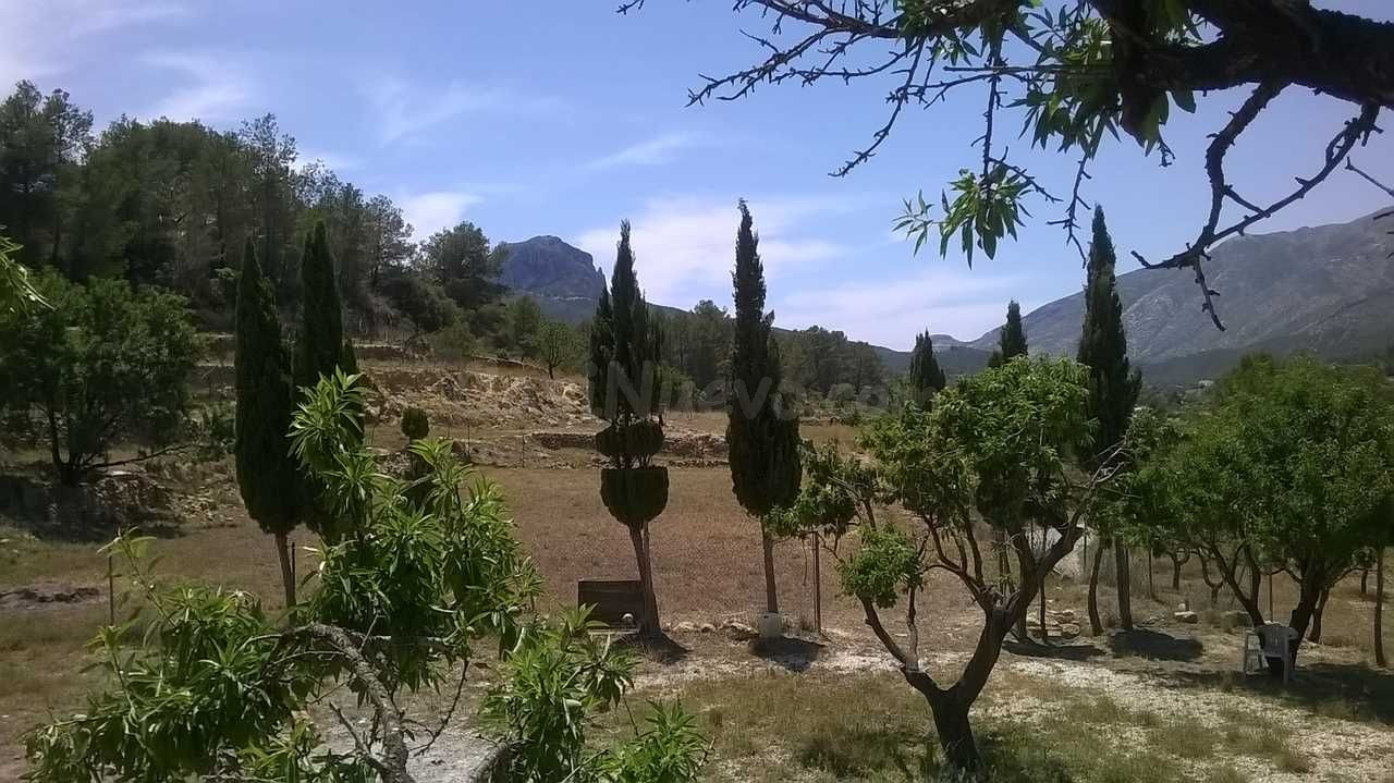 Gran parcela de más de 15.000 m2 en Beniss - foto 3