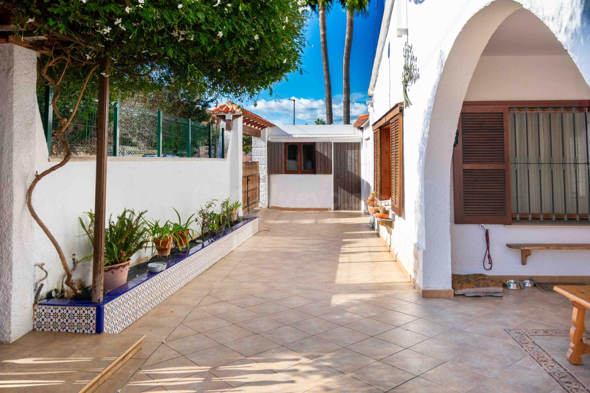 Chalet de 3 dormitorios con piscina y garaje, parcela de 450 - foto 4