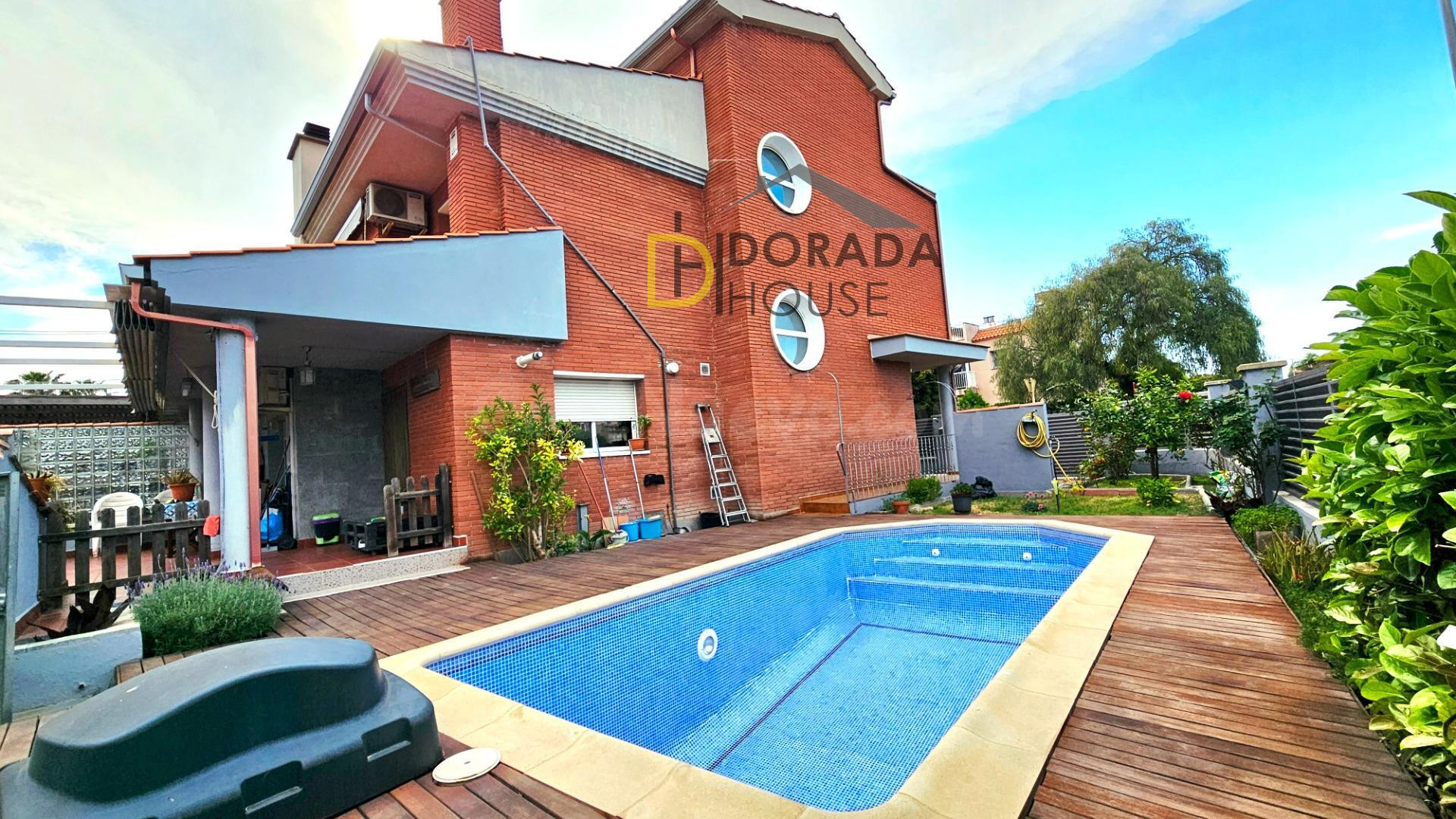 Fantástico chalet esquinero en Vilafortuny - foto 2