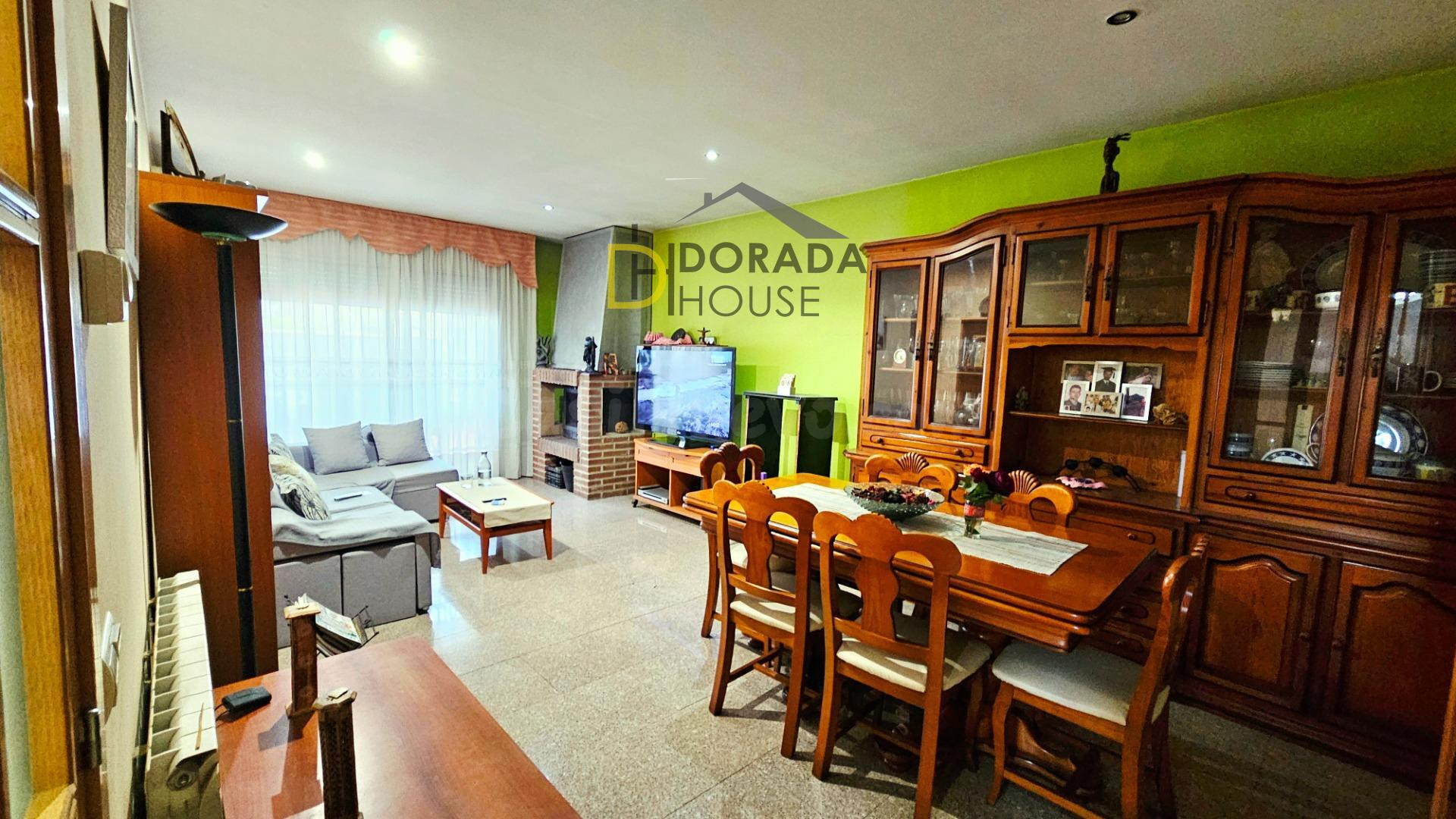 Fantástico chalet esquinero en Vilafortuny - foto 4