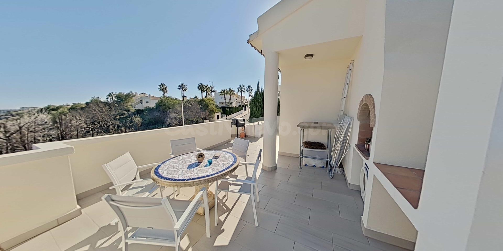 VILLA DE 4 DORMITORIOS Y 3 BAÑOS EN LAS RAMBLAS (ORIHUELA COSTA)
