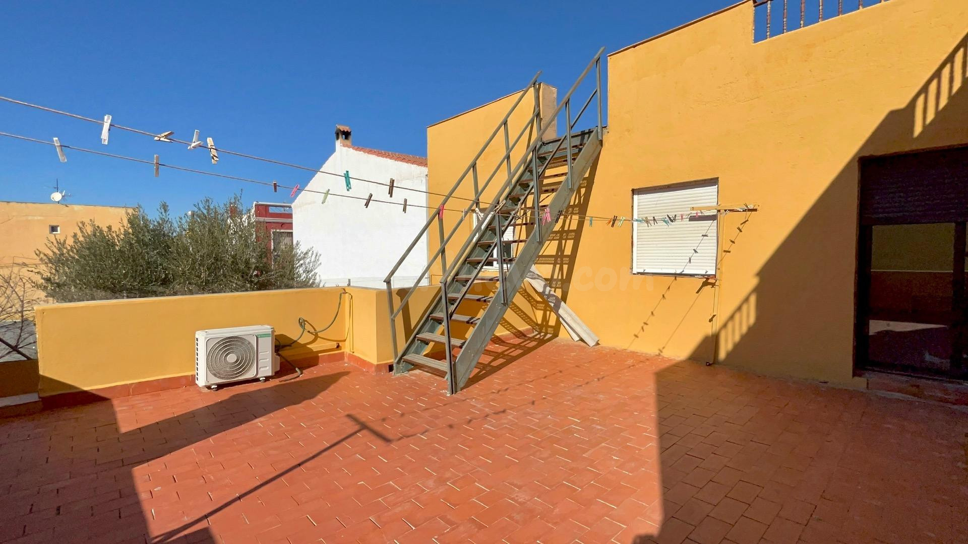 Casa pareada reformada en Vera Pueblo, próxima a todos los servicios