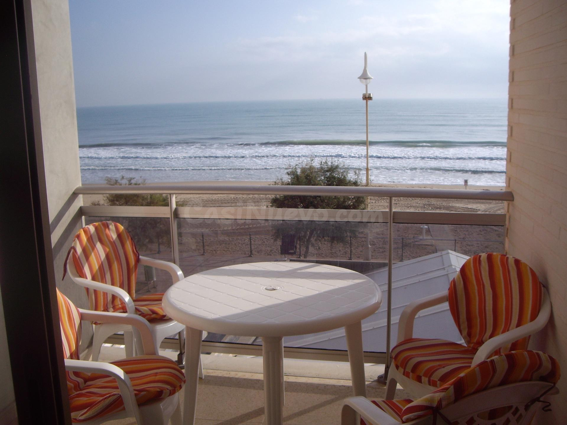 Apartamento en Primera Línea de Playa con Vistas al Mar | Guardamar del Segura