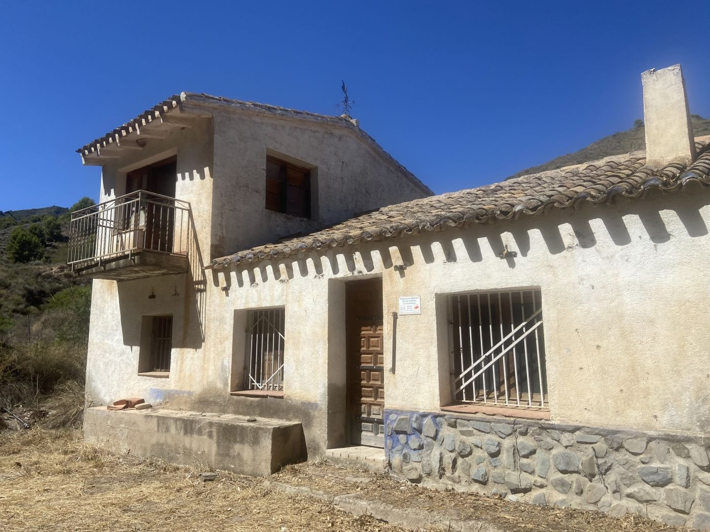 Tranquila finca rústica para reformar cerca de Morata