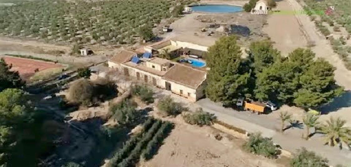 ESPECTACULAR CORTIJADA CON PISCINAS, SPA Y ERMITA PROPIA – IDEAL NEGOCIO TURÍSTICO O MANSIÓN PRIVADA EN TABERNAS