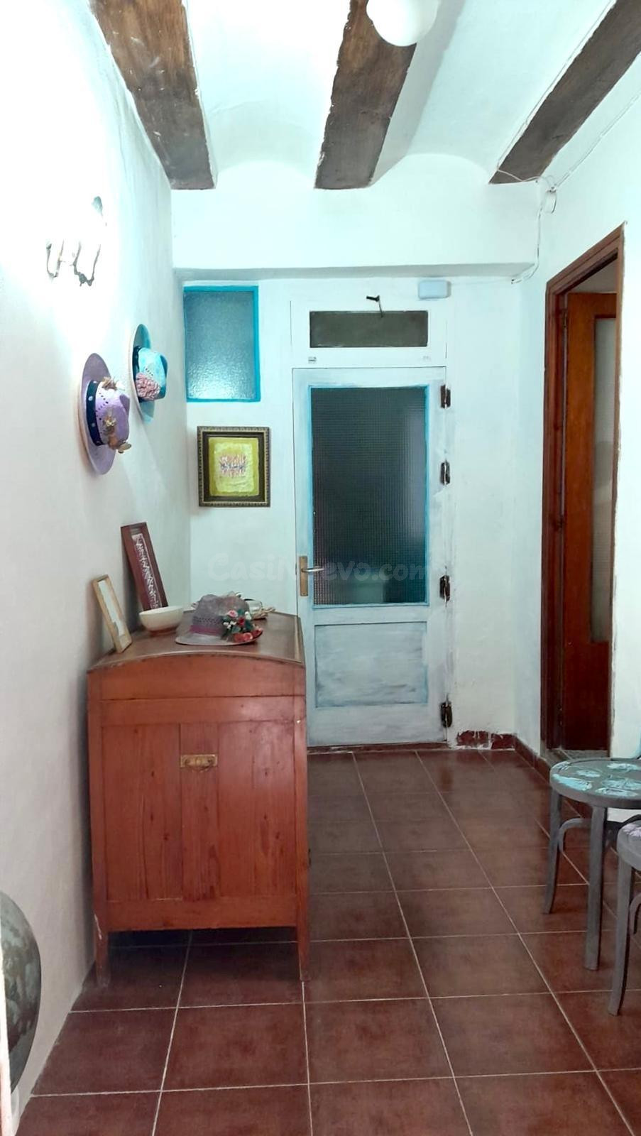 VIVIENDA DE TRES PLANTAS EN BIAR, ALICANTE