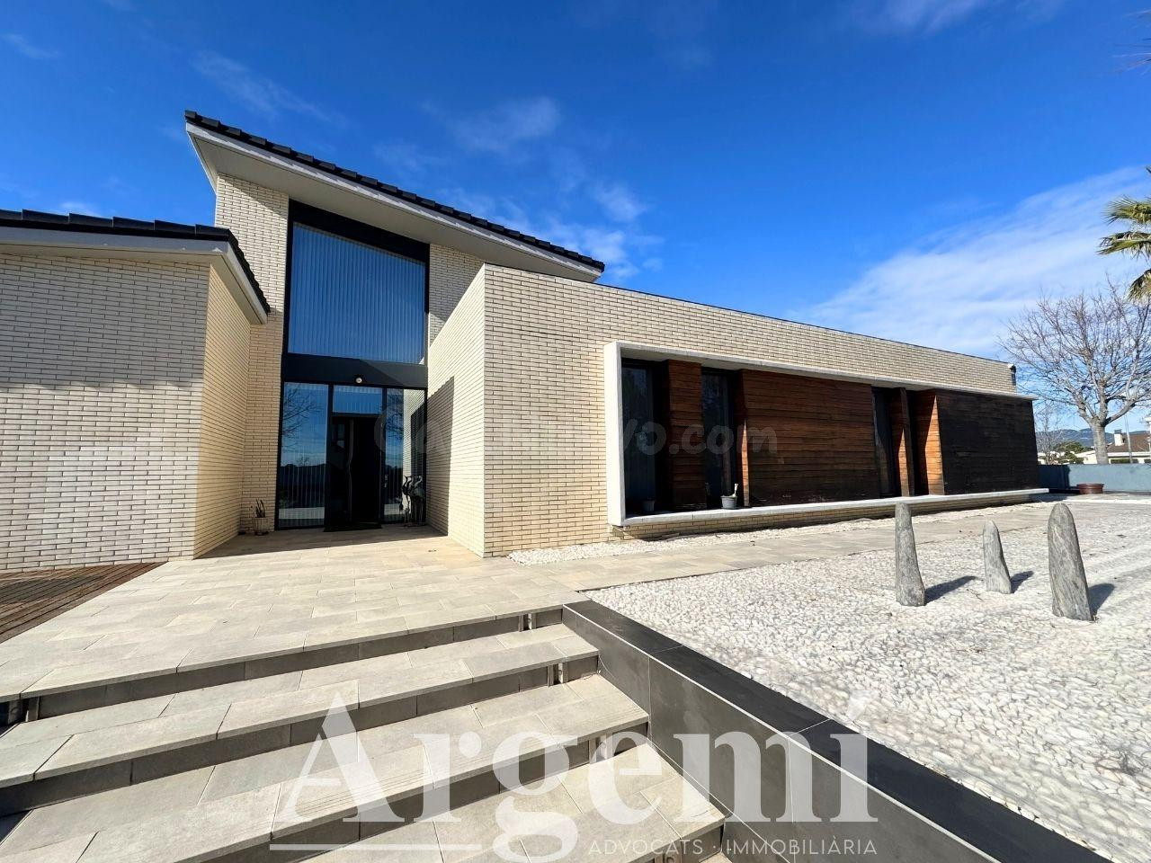 Espectacular Chalet moderno con piscina climatizada, jardín  - foto 3