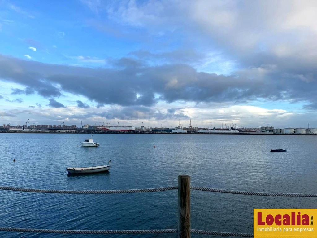 Alquiler de estupenda y bien ubicada nave en Raos - foto 4