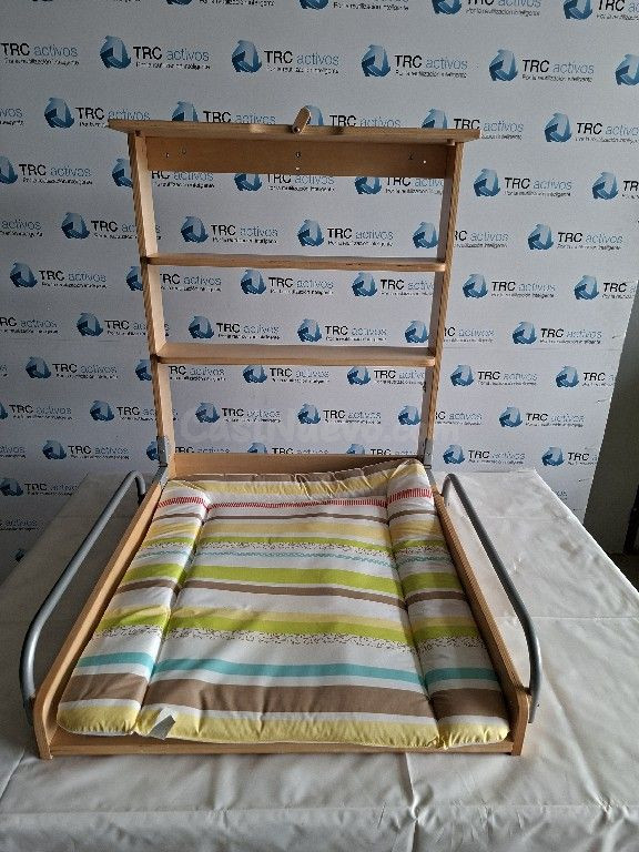 Cambiador de bebé de madera