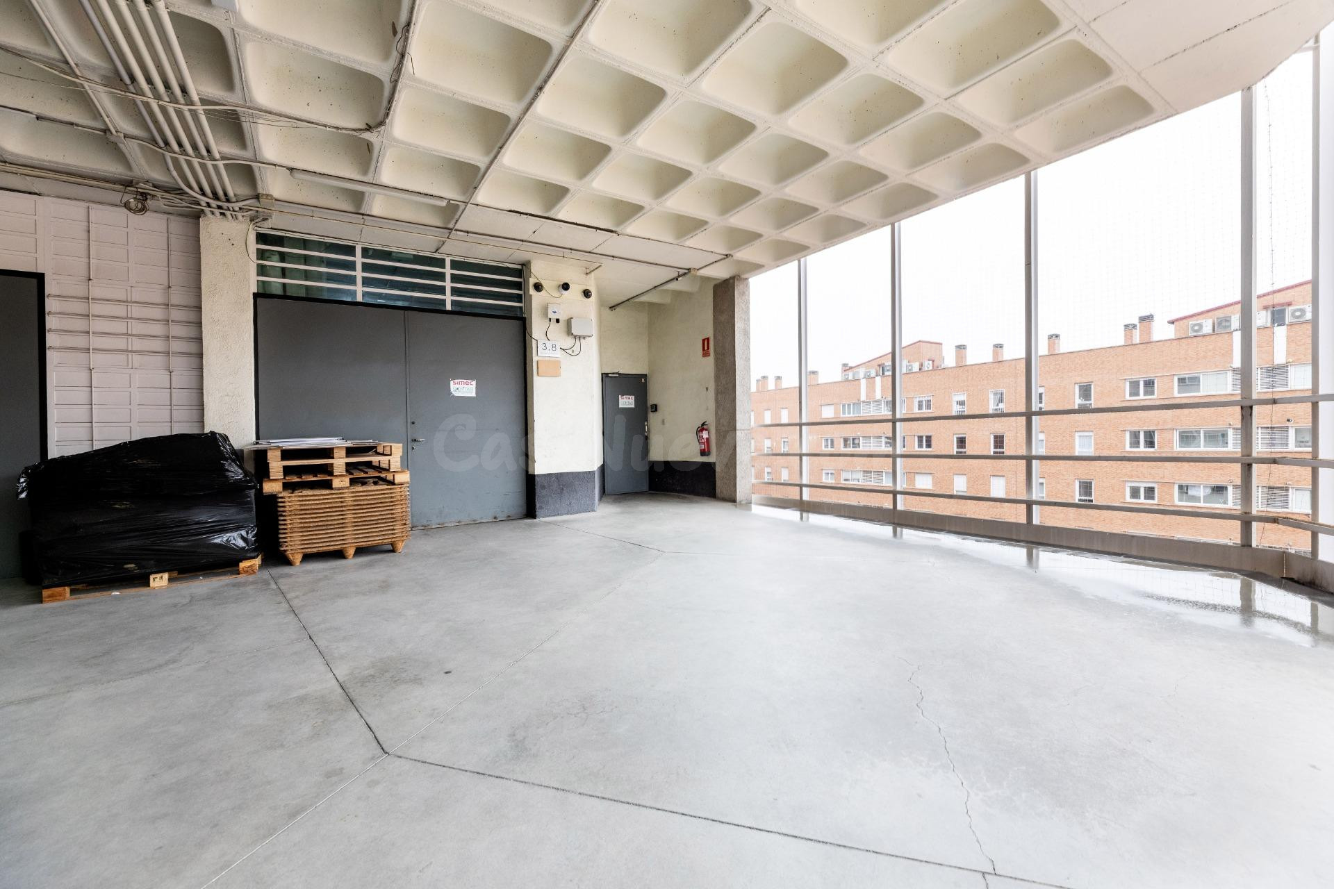 Oficina / almacén exterior en edificio exclusivo con garaje  - foto 2
