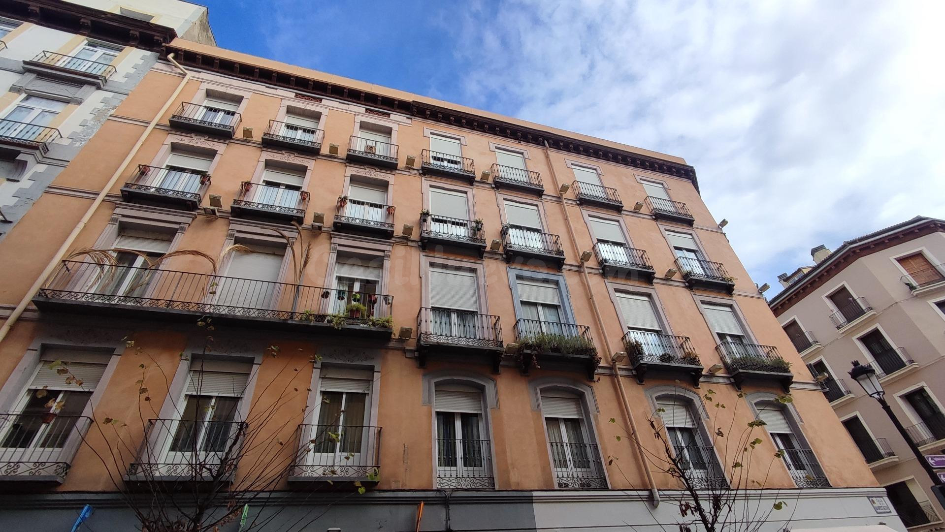 ESTUPENDO PISO DE 3 DORMITORIOS TOTALMENTE AMUEBLADO JUNTO A
