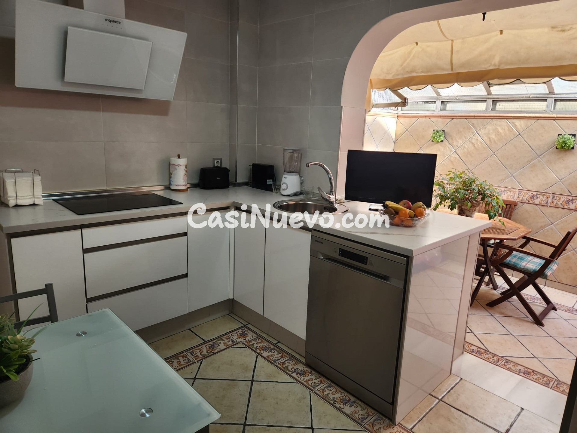 ADOSADO CON PATIO EXTERIOR Y 4 habitaciones - foto 6