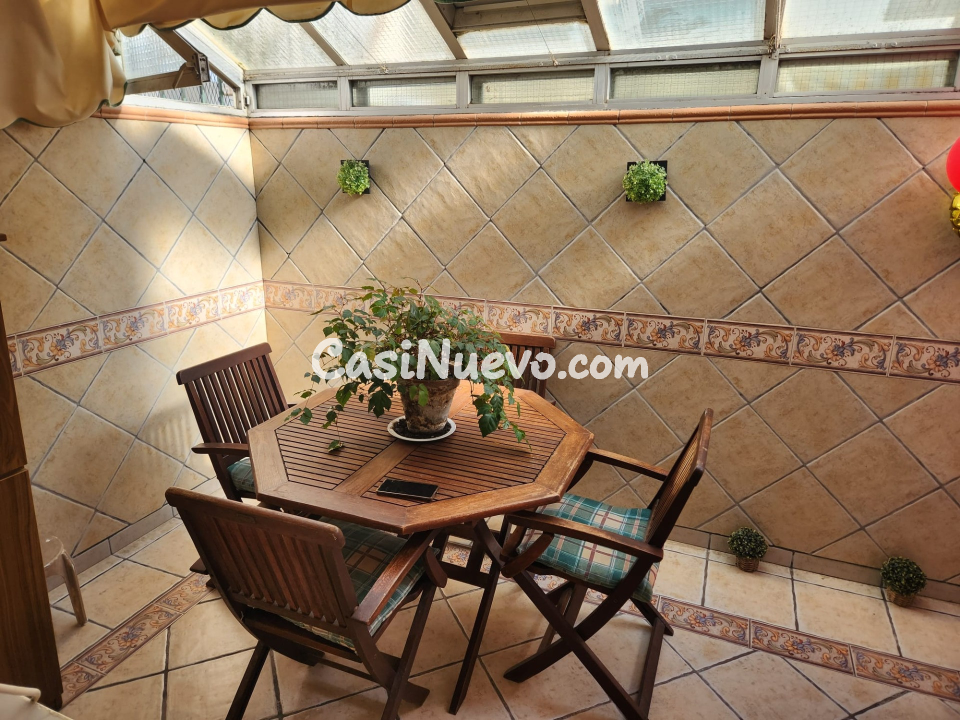 ADOSADO CON PATIO EXTERIOR Y 4 habitaciones - foto 7