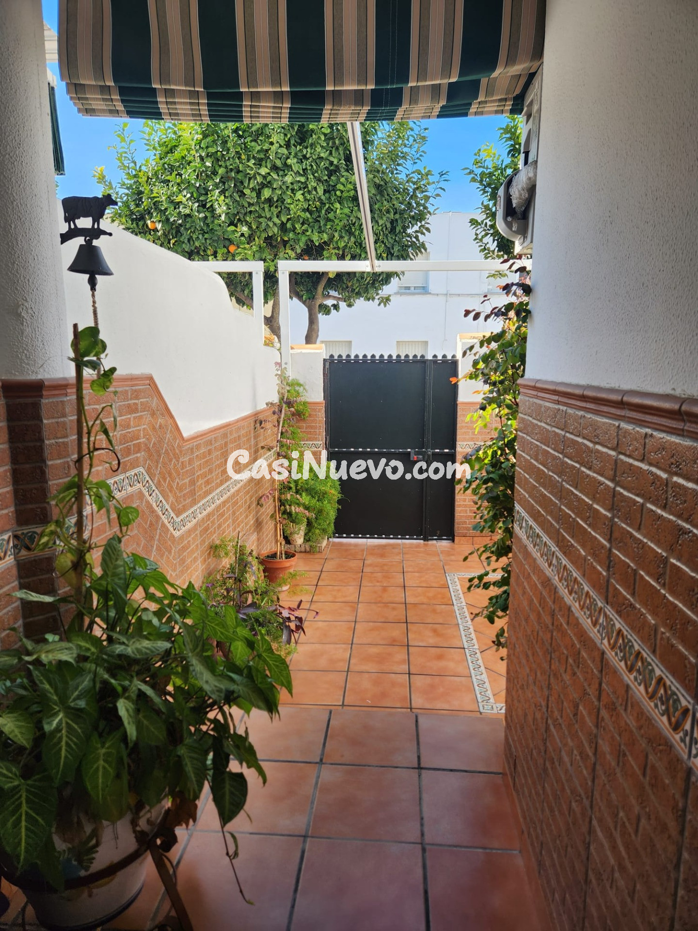 ADOSADO CON PATIO EXTERIOR Y 4 habitaciones - foto 23