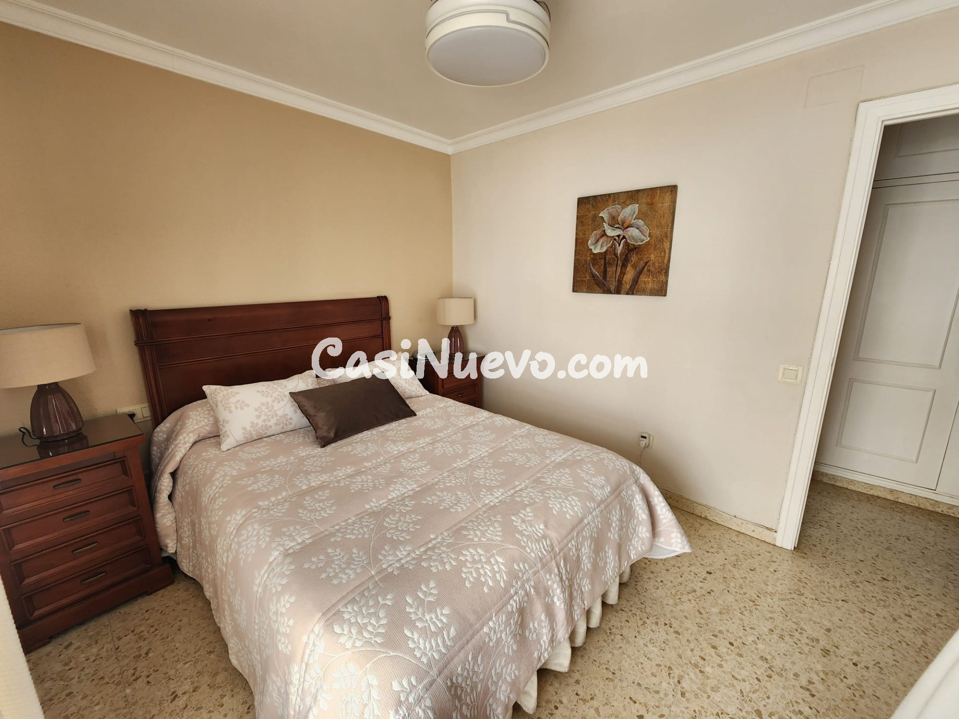 ADOSADO CON PATIO EXTERIOR Y 4 habitaciones - foto 29