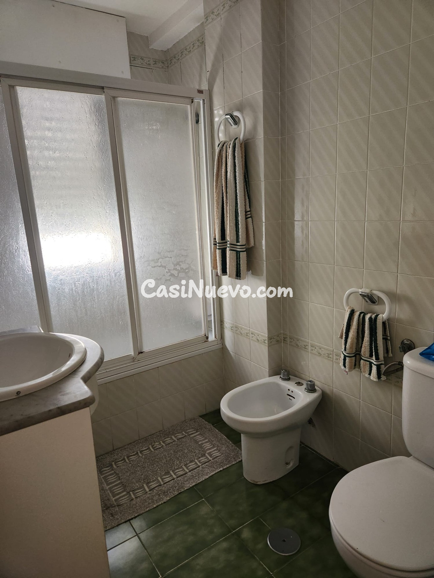 ADOSADO CON PATIO EXTERIOR Y 4 habitaciones - foto 33