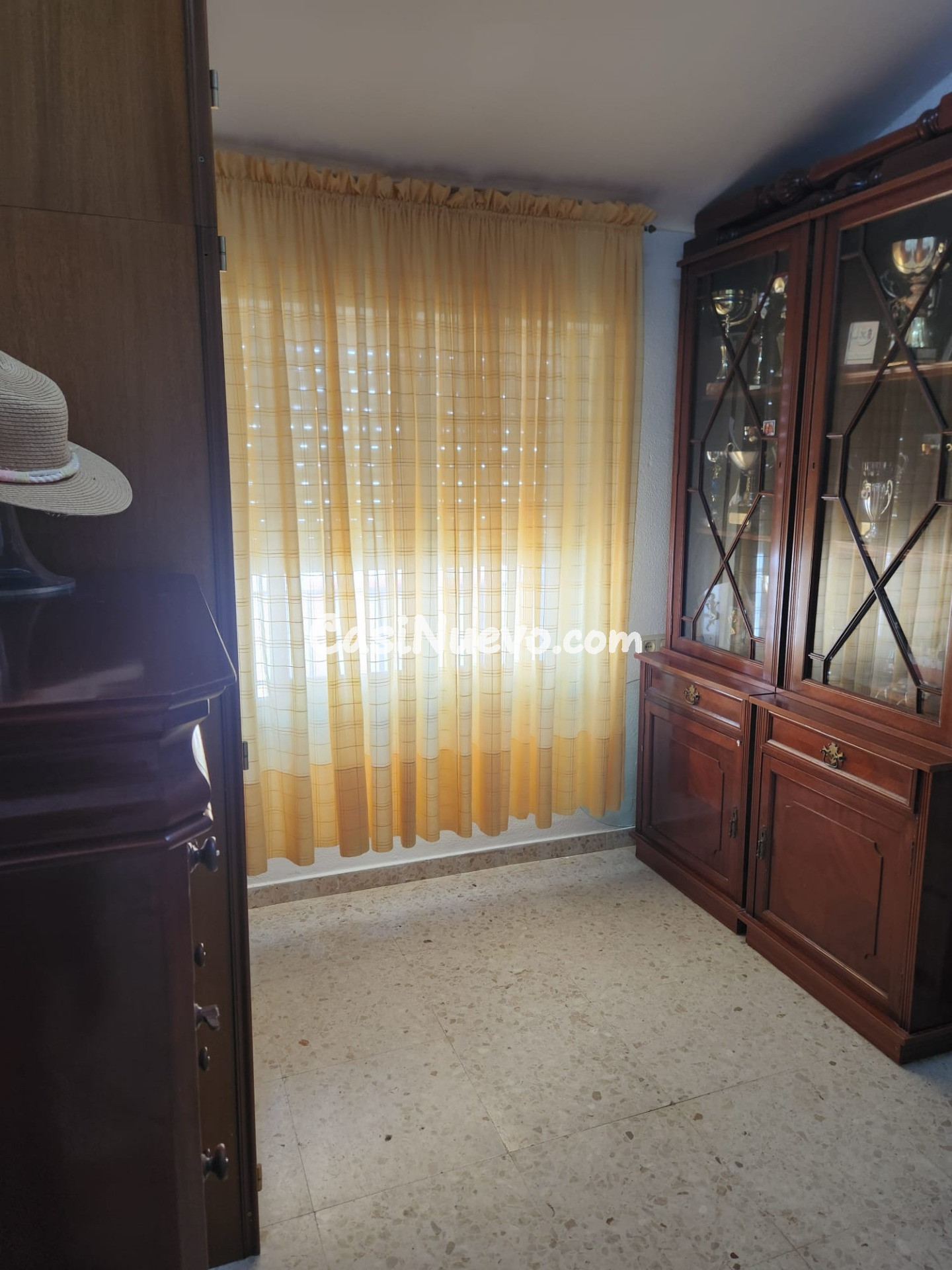 ADOSADO CON PATIO EXTERIOR Y 4 habitaciones - foto 34