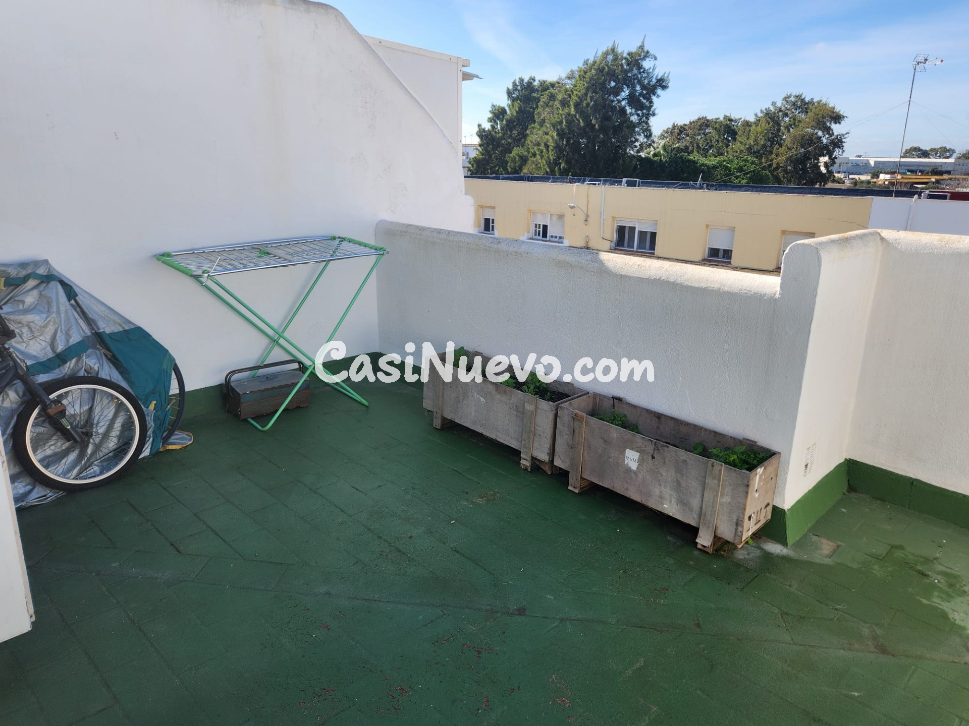 ADOSADO CON PATIO EXTERIOR Y 4 habitaciones - foto 38