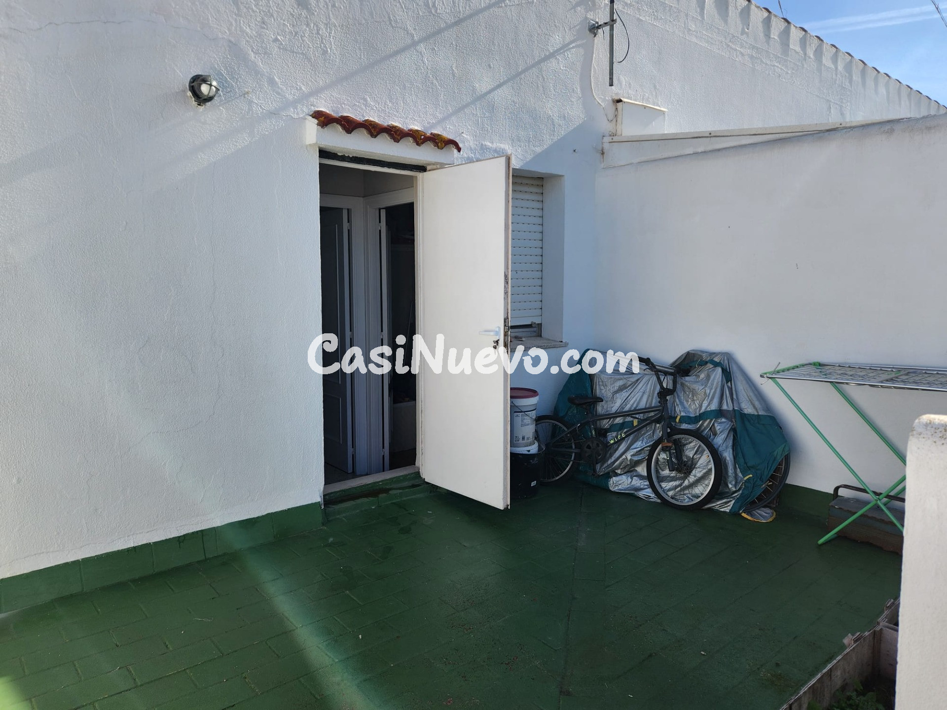 ADOSADO CON PATIO EXTERIOR Y 4 habitaciones - foto 39