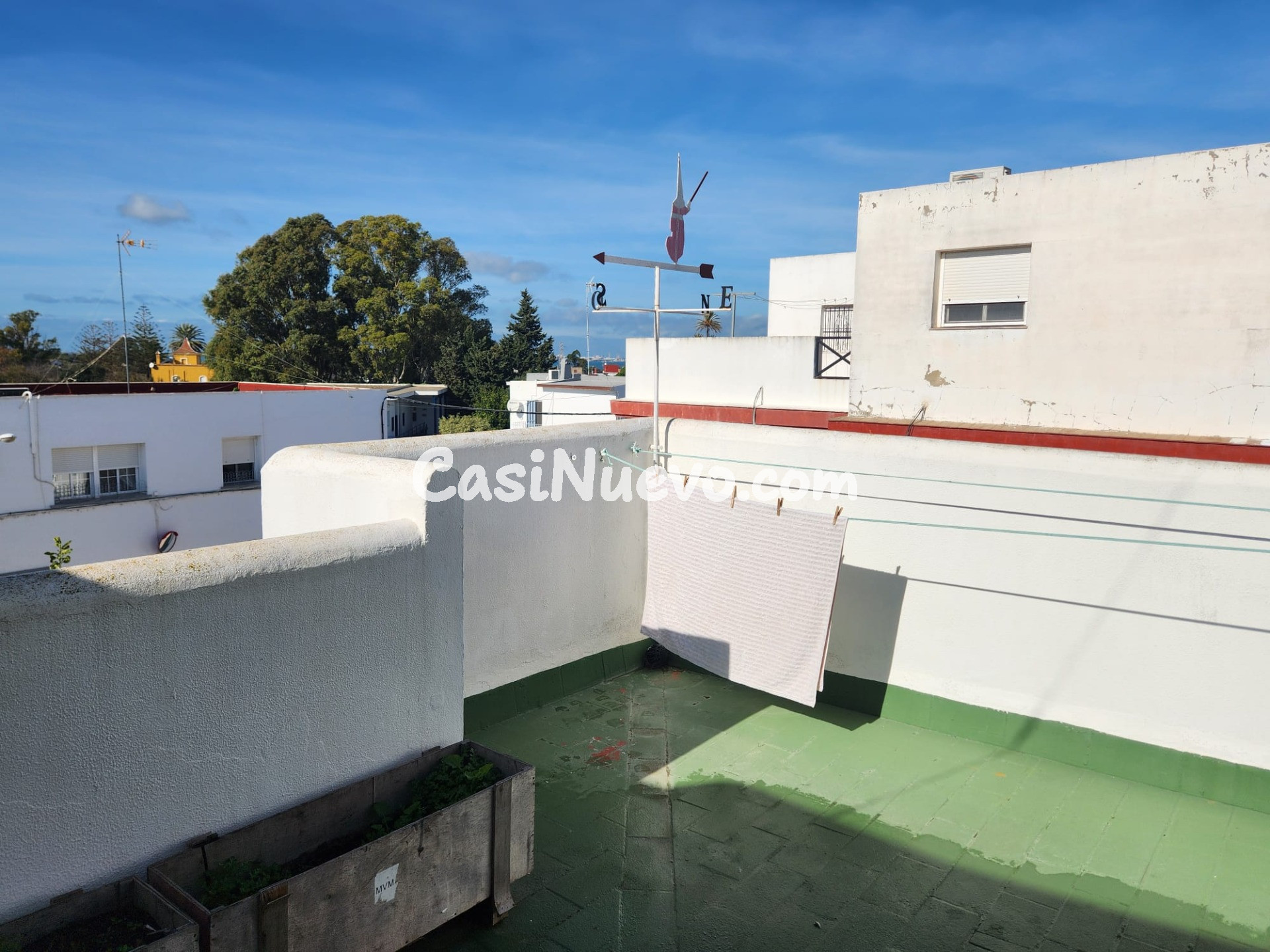 ADOSADO CON PATIO EXTERIOR Y 4 habitaciones - foto 40