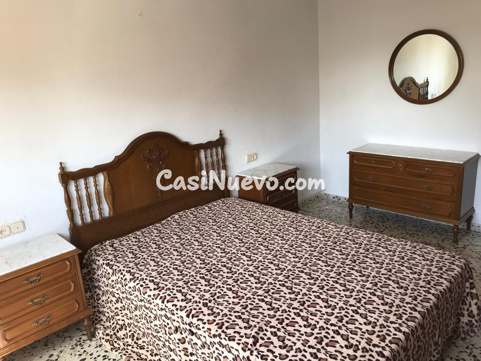 ALQUILER DE PISO DE 3 DORMITORIOS, 1 BAÑO, SALON, COCINA, LA