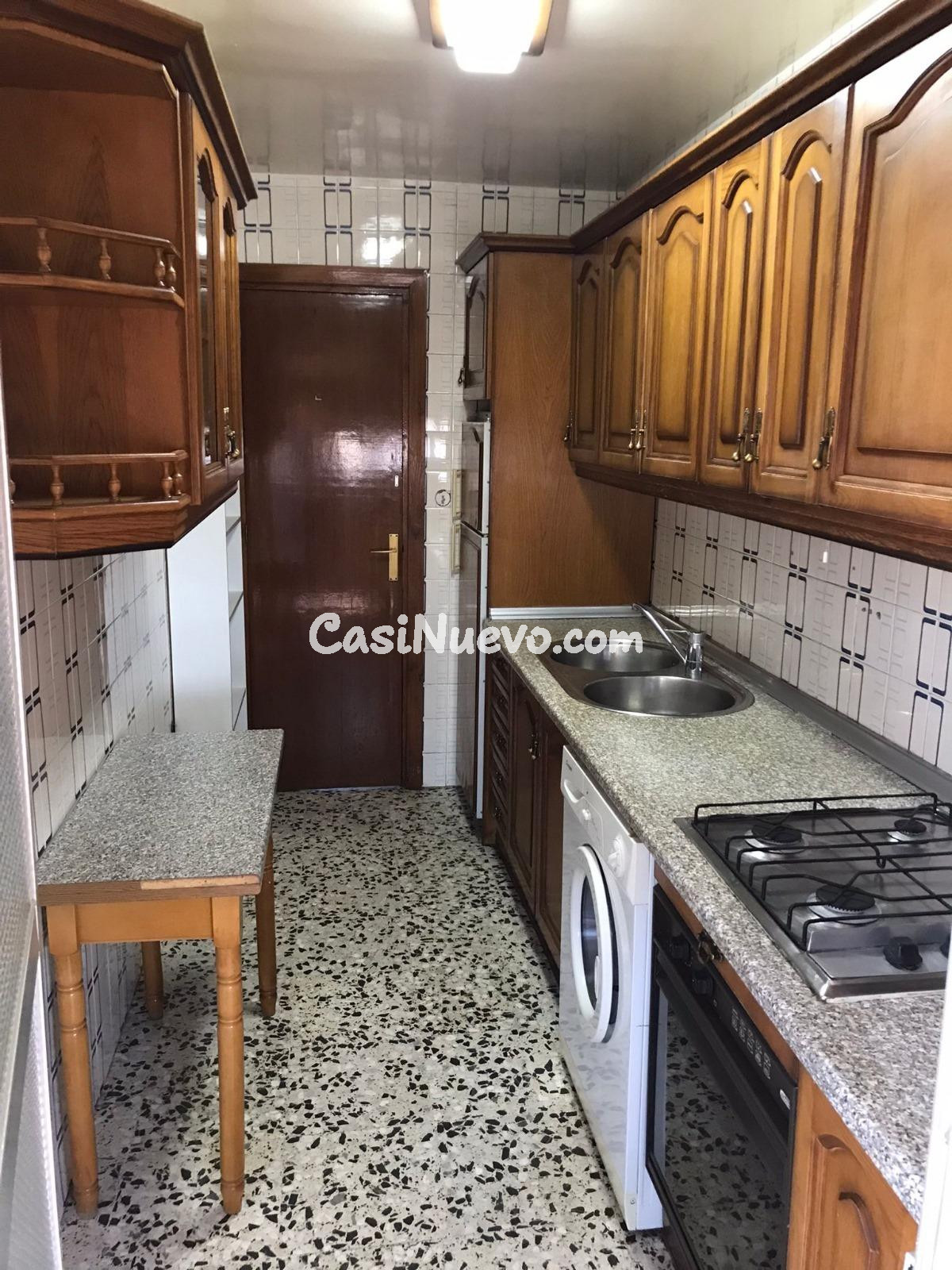ALQUILER DE PISO DE 3 DORMITORIOS, 1 BAÑO, SALON, COCINA, LA - foto 6