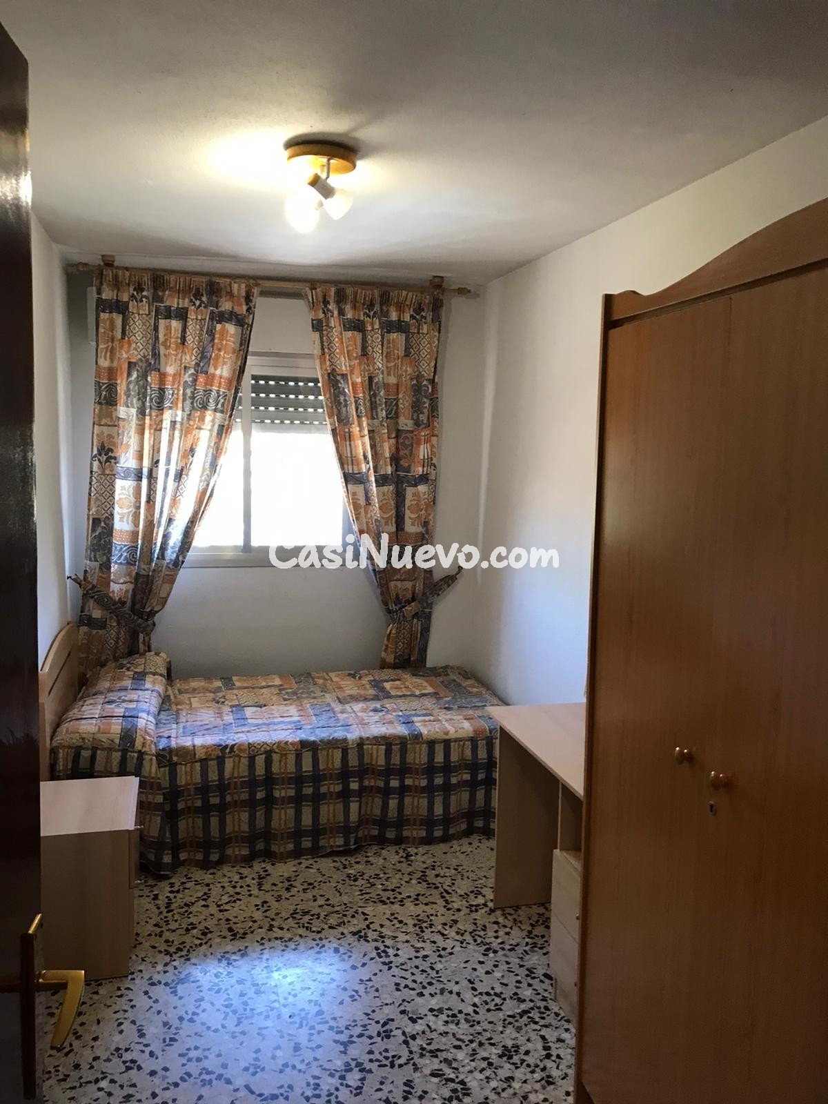 ALQUILER DE PISO DE 3 DORMITORIOS, 1 BAÑO, SALON, COCINA, LA - foto 8