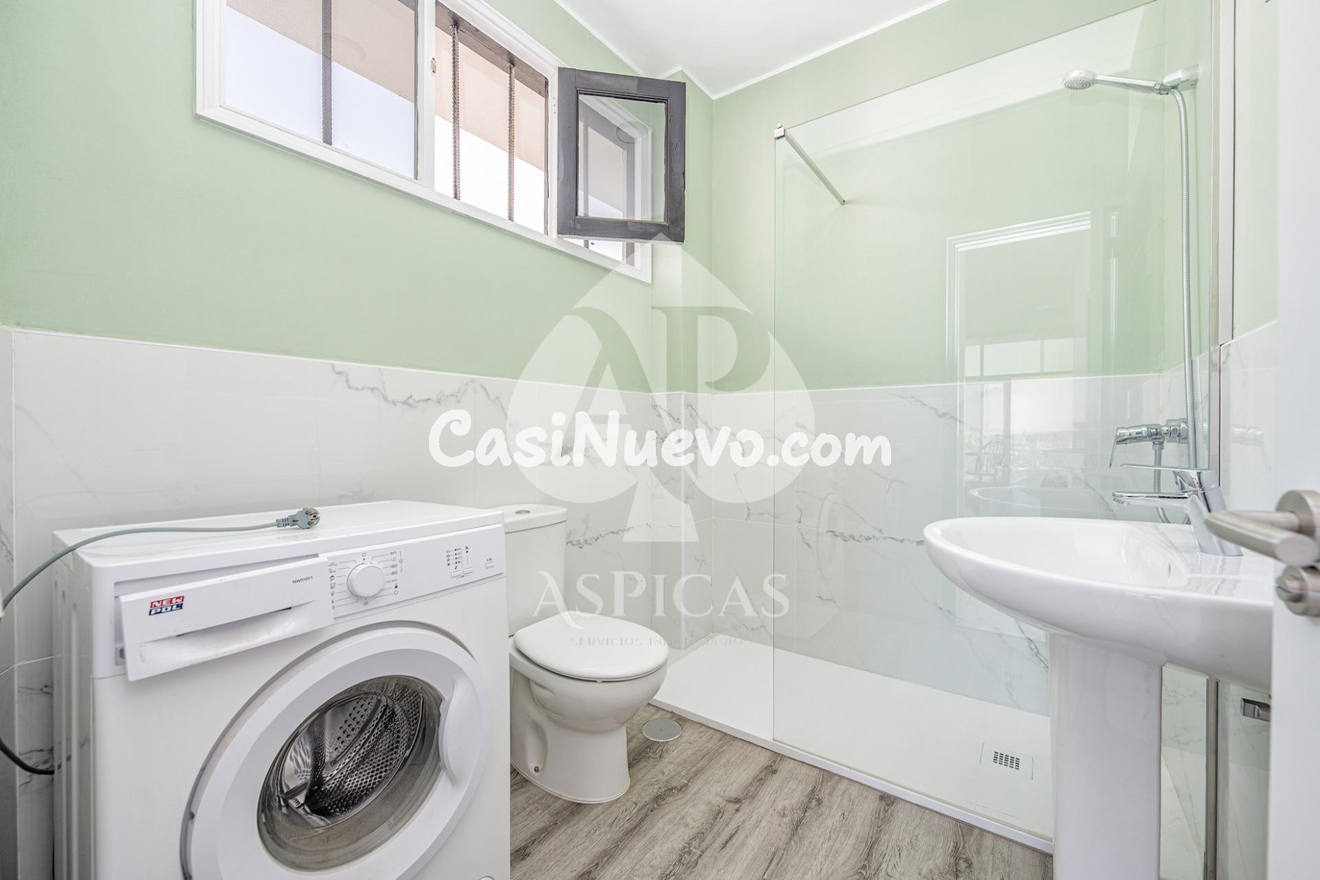 ALQUILER POR TEMPORADA de Exclusivo Apartamento Reformado en - foto 11