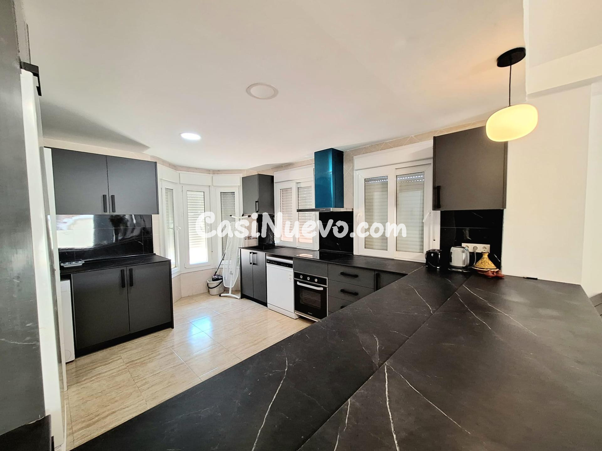 CHALET ADOSADO EN ZONA RECINTO FERIAL - FUENGIROLA - foto 8