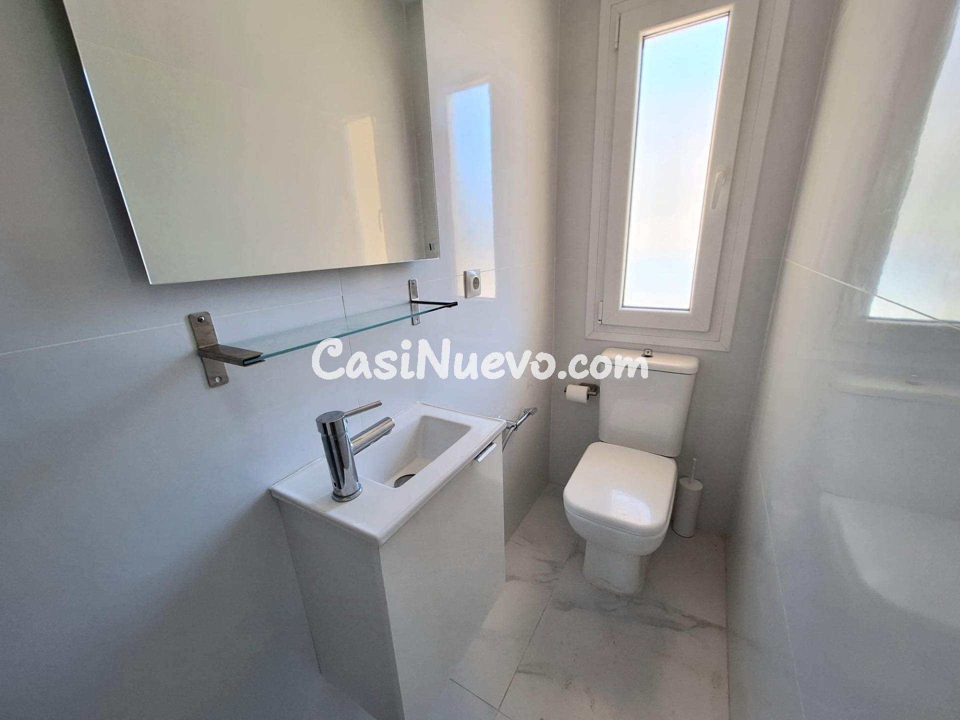 CHALET ADOSADO EN ZONA RECINTO FERIAL - FUENGIROLA - foto 11